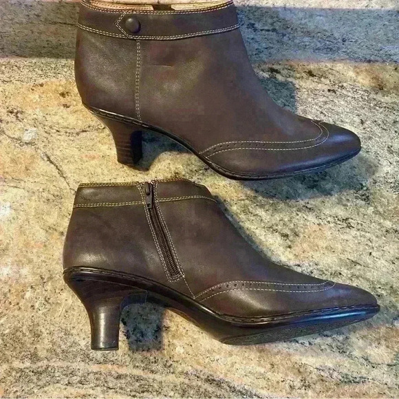Sofft Brown Leather Wingtip Ankle Boots Size 8 Medium - Picture 2 of 13
